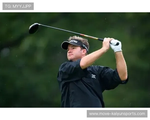 加拿大足球球星高清图片展示，探索其精彩瞬间与运动生涯的辉煌历程