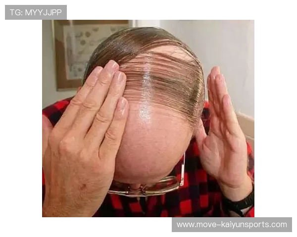 秃顶足球球星如何应对发量困扰与职业生涯的挑战