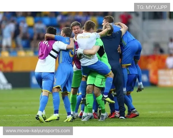 足球球星赛场内外趣事曝光竟因尿尿行为引发热议